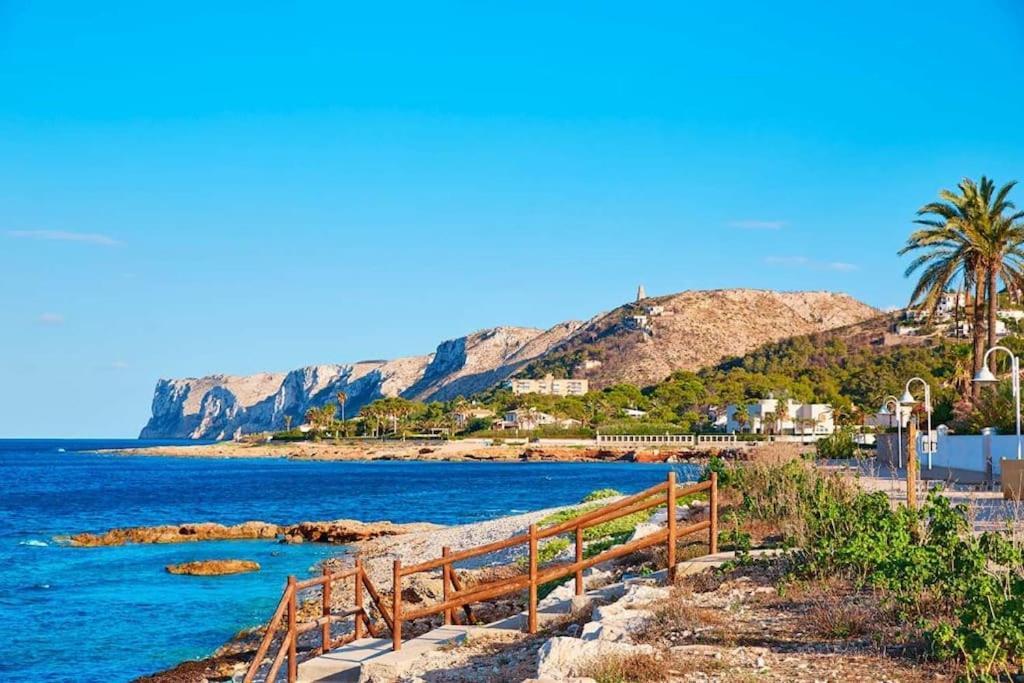 Nhà nghỉ Adosado En Con Gran Jardin Denia